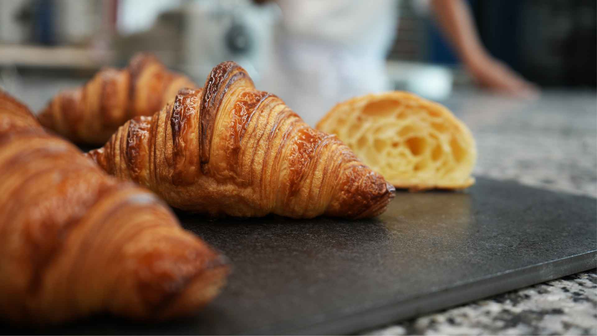 image relative à La viennoiserie en pas-à-pas